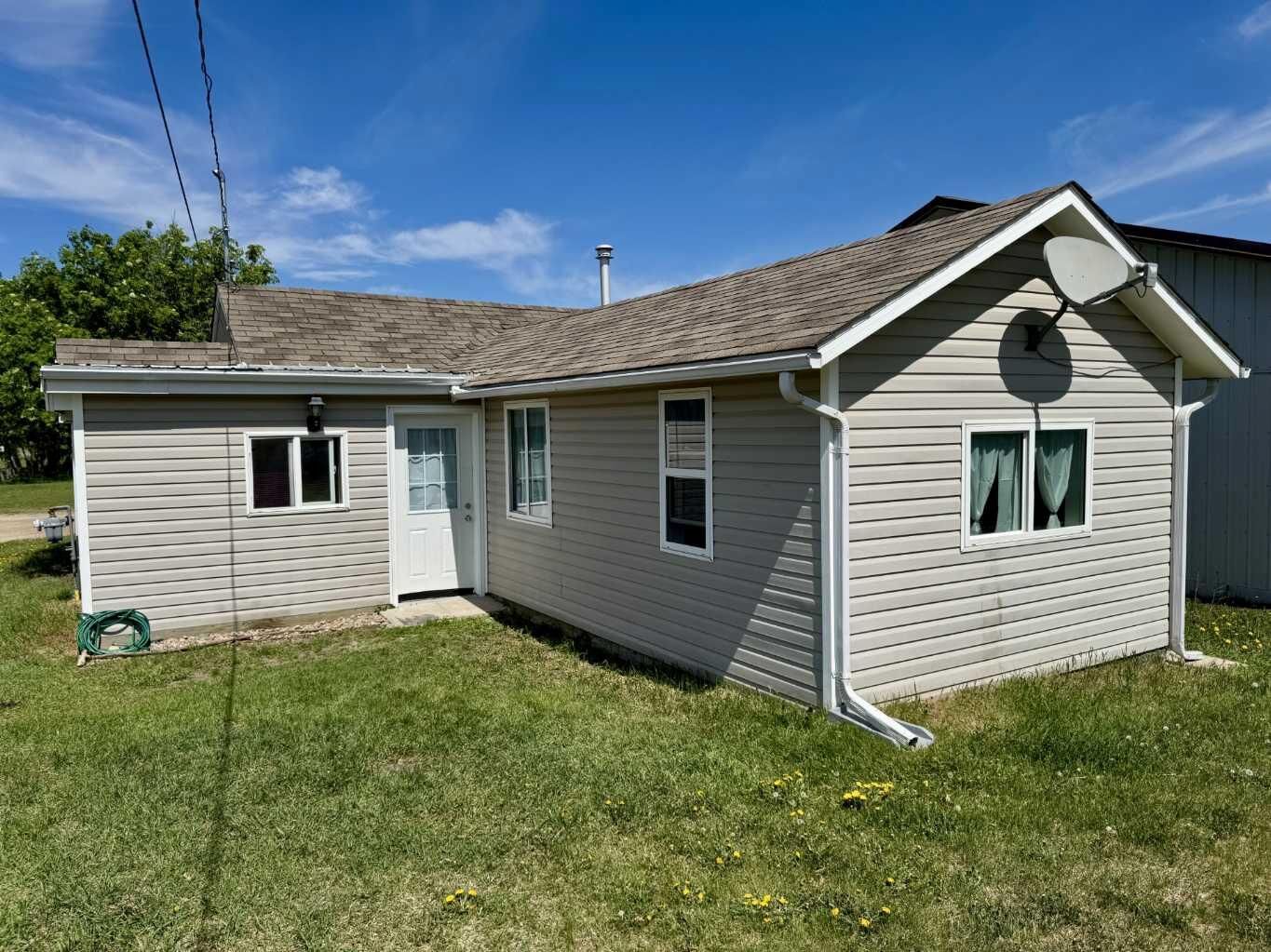 Property Photo: 18 Railway Avenue E SK S0M 2T0