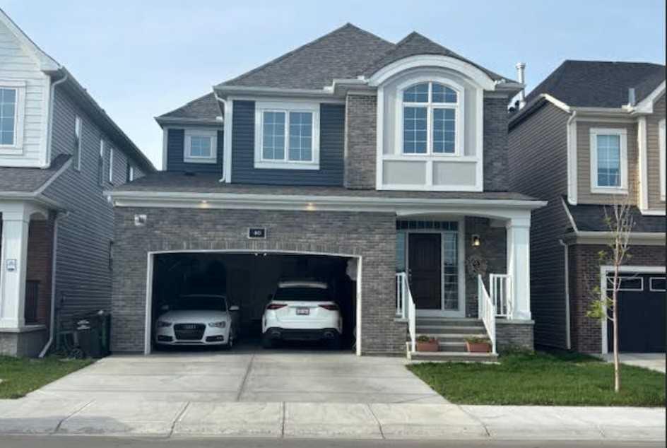 Property Photo: 40 Carrington Close NW AB T3P 1P7