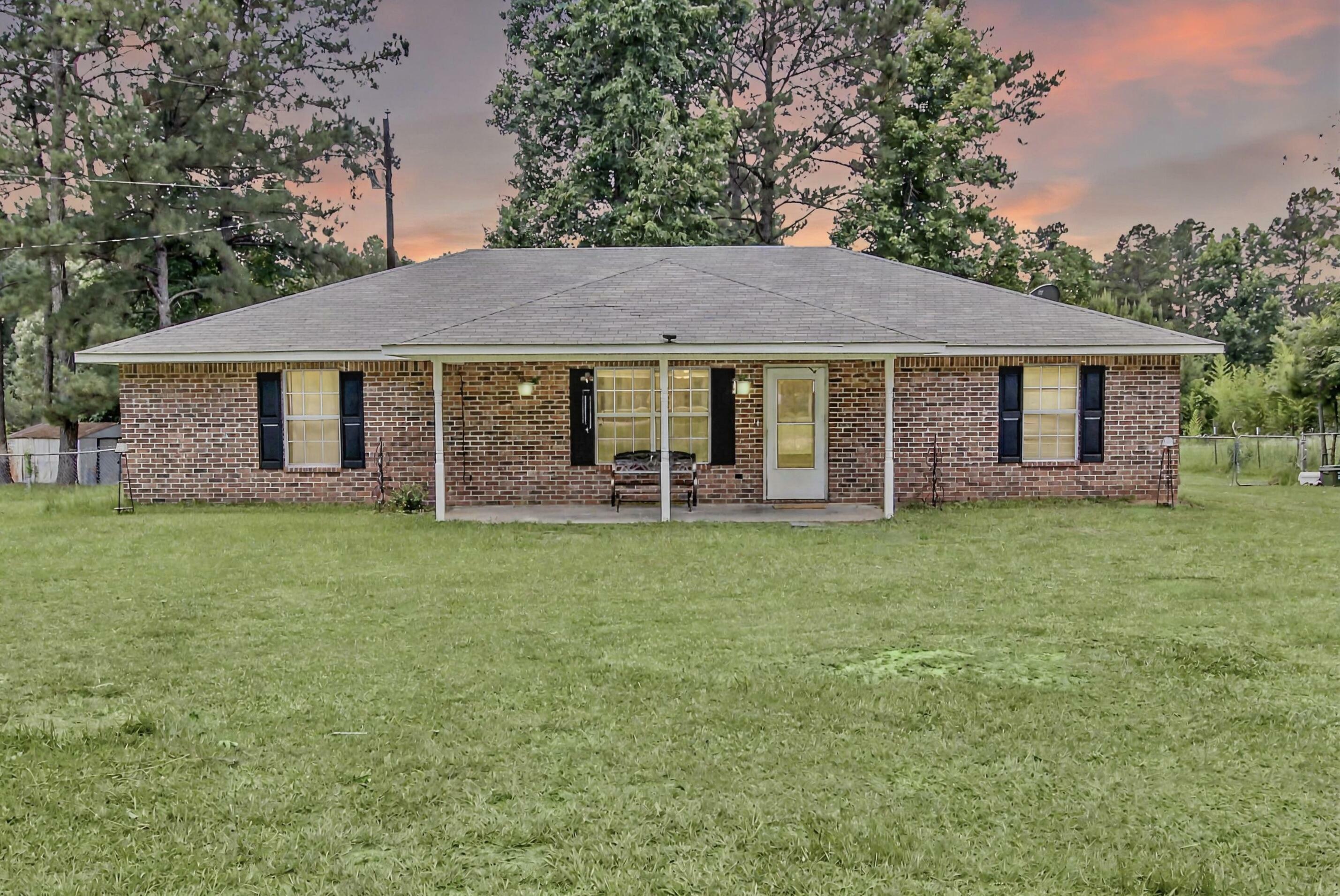 Property Photo: 712 Herrington Rd LA 71446