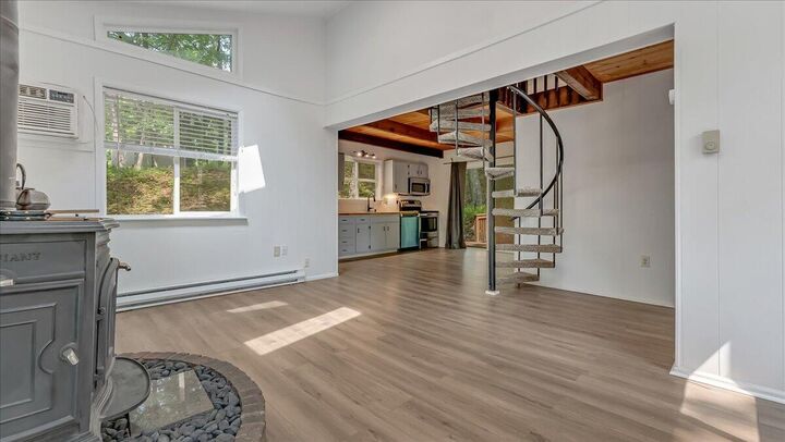 Property Photo:  5015 Woodbridge Drive E  PA 18324 
