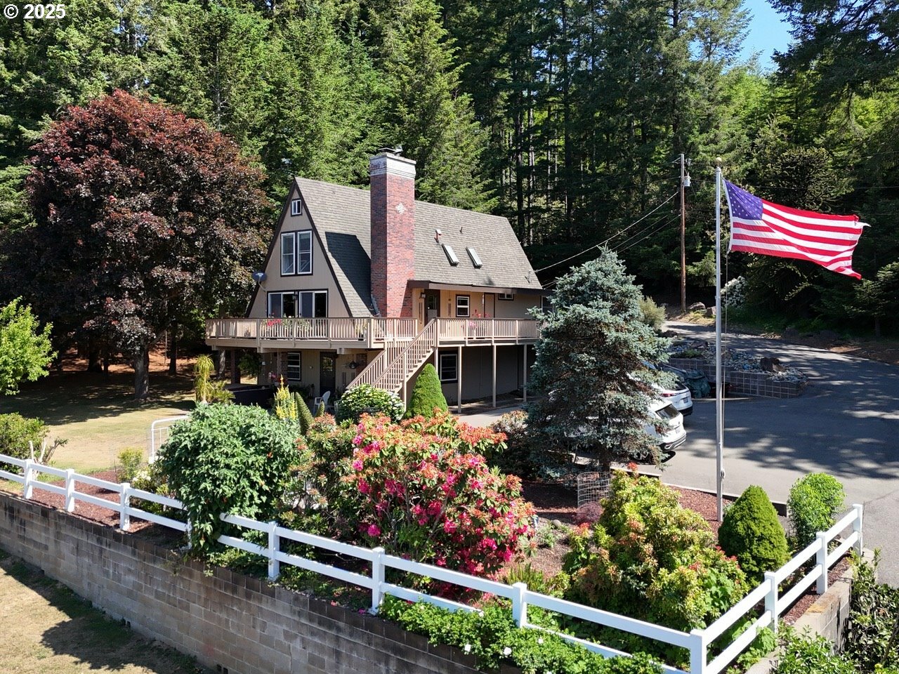Property Photo: 17769 Rainbow Rock Rd OR 97415