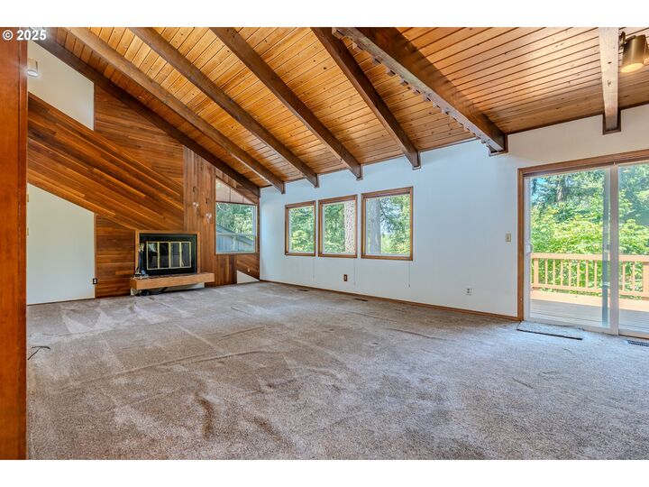 Property Photo:  975 SW Florence Ct  OR 97080 