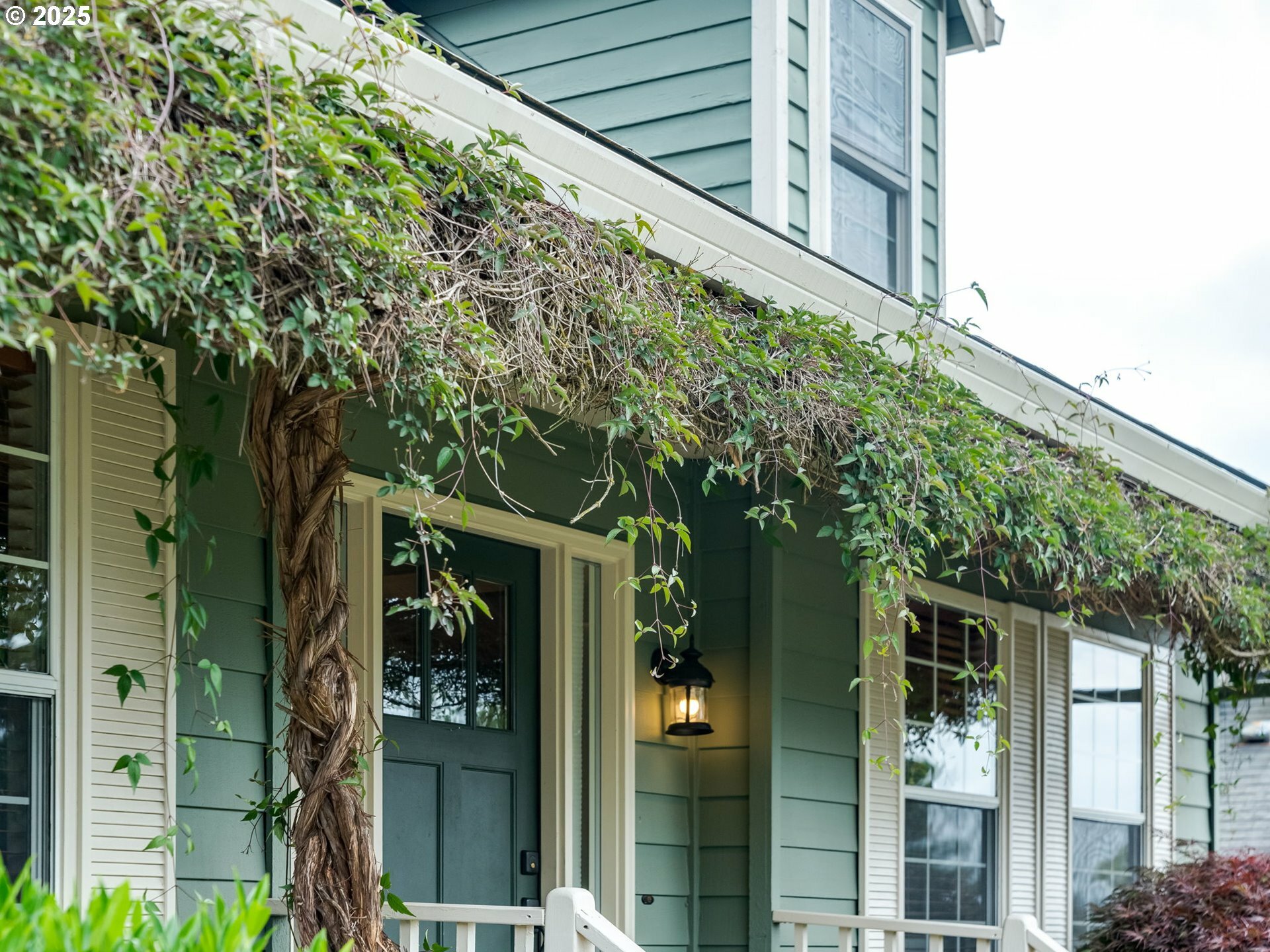 Property Photo: 2487 Southslope Way OR 97068