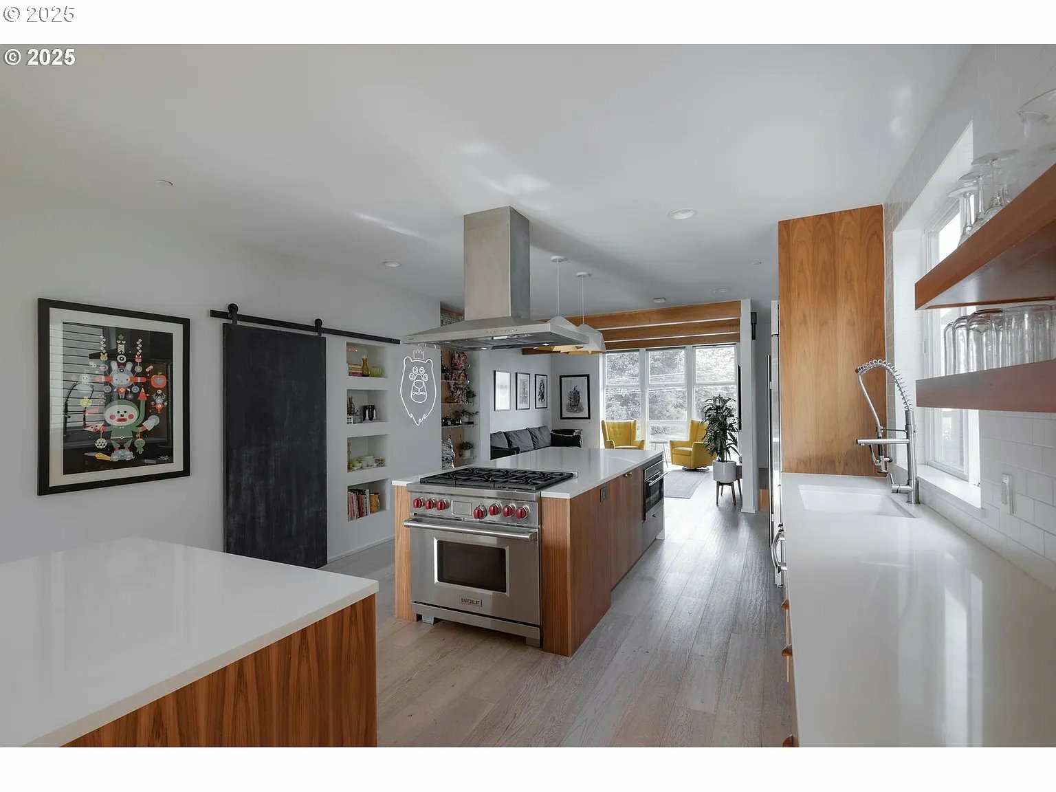 Property Photo: 3923 NE Mallory Ave OR 97212