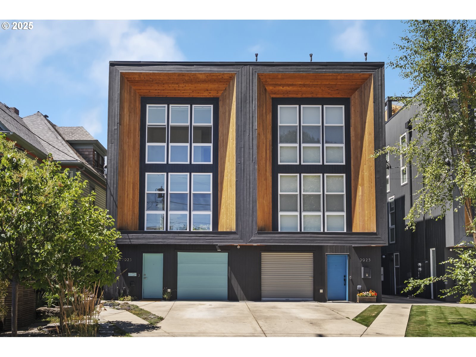 Property Photo: 3923 NE Mallory Ave OR 97212