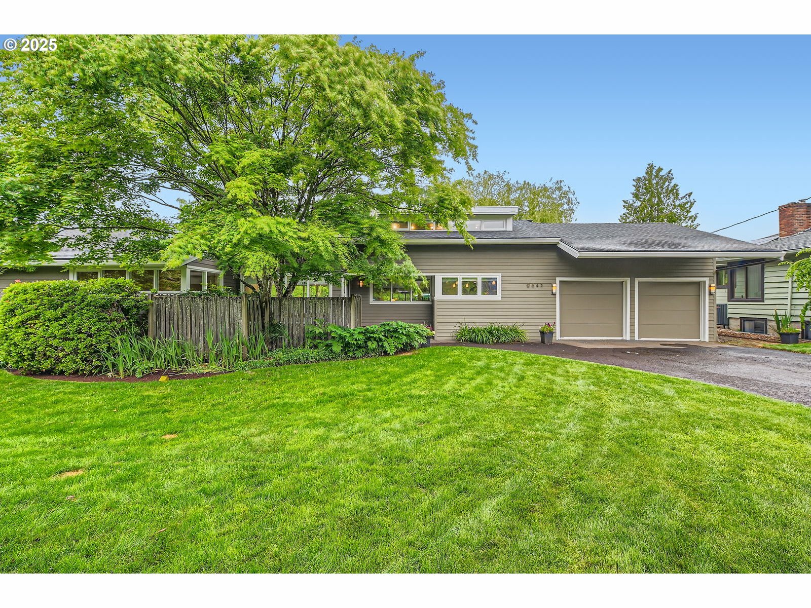 Property Photo: 9843 SW 57th Ave OR 97219