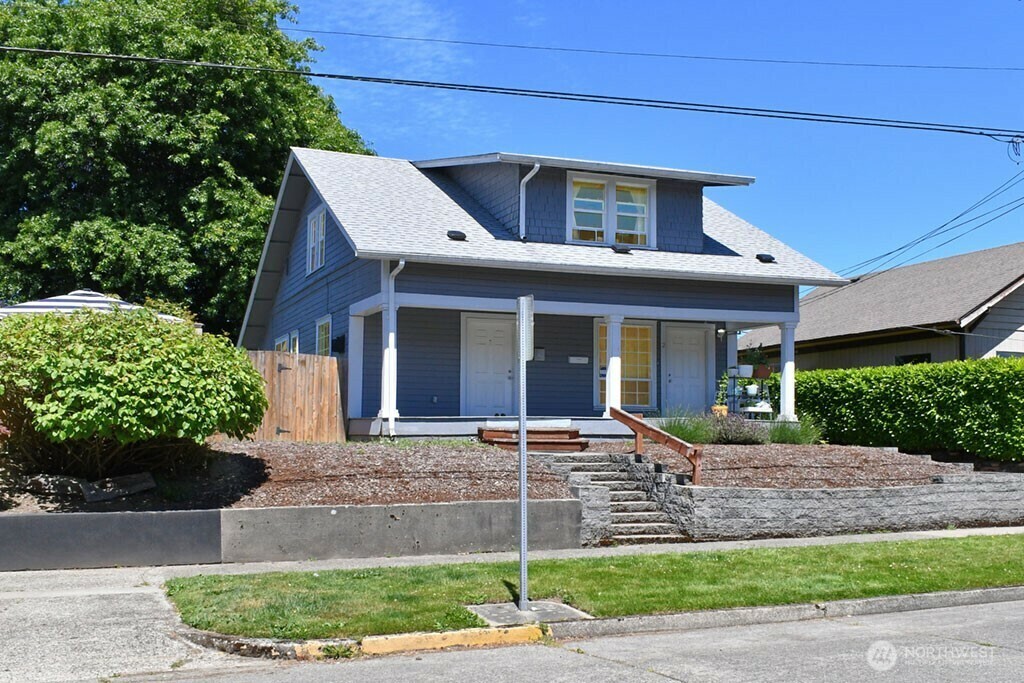 Property Photo: 408 9th Avenue SE WA 98501