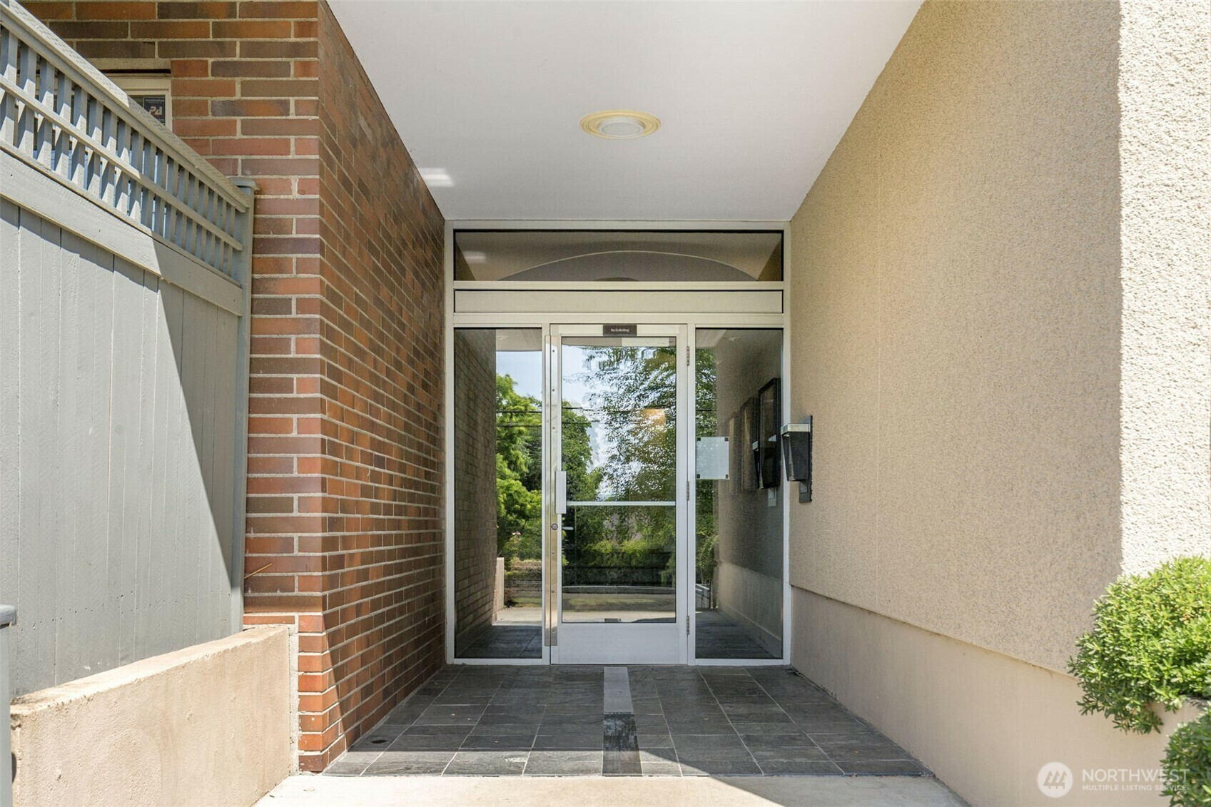 Property Photo: 732 11th Avenue E 202 WA 98102