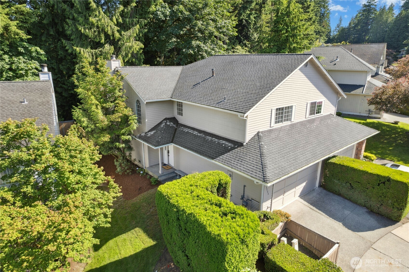 Property Photo: 13506 NE 89th Court WA 98052