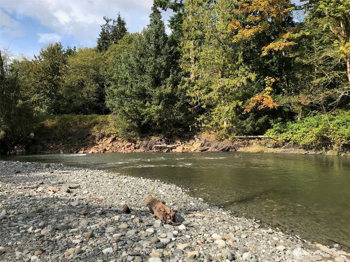 Property Photo: 33102 33110 State Route 530 NE WA 98223