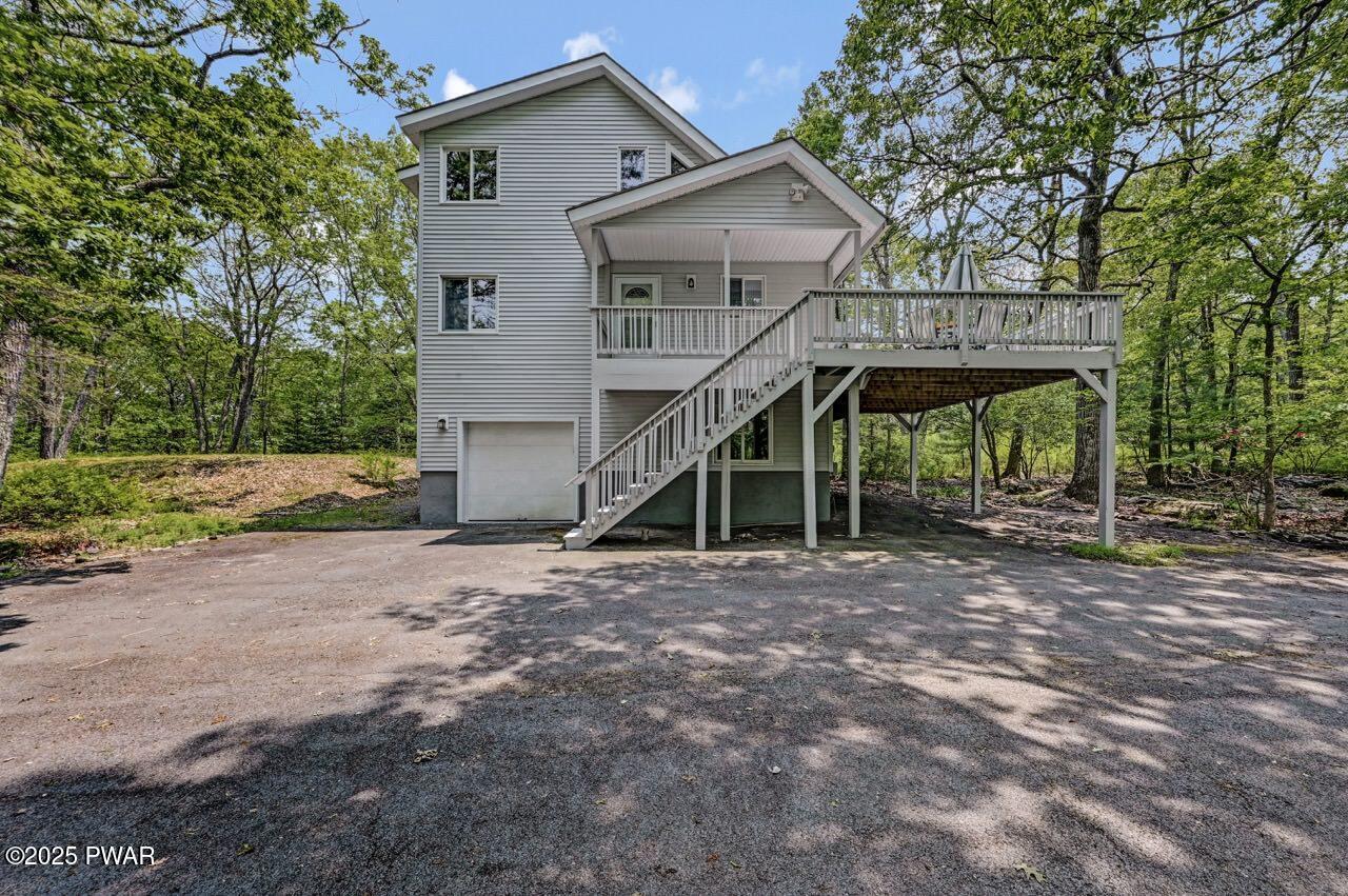 Property Photo: 811 Maple Ridge Court PA 18428