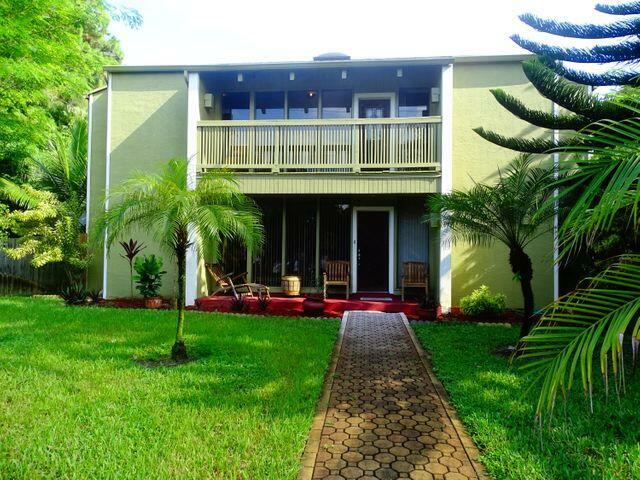 Property Photo:  4949 Belvedere Road  FL 33415 