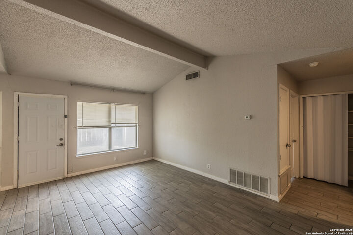 Property Photo: 11618 Spring Trail St TX 78249