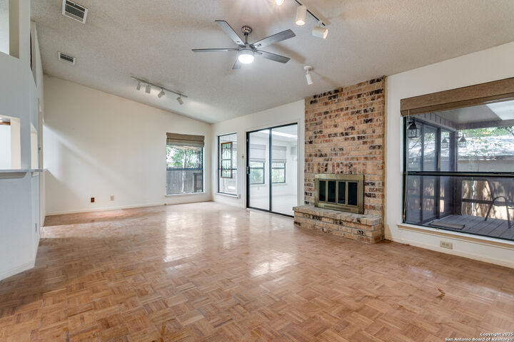 Property Photo: 7131 Thrush View Ln TX 78209
