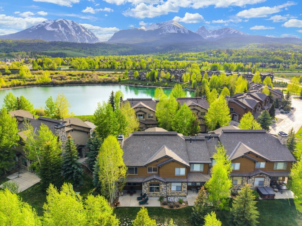 Property Photo: 180 Robin Drive 180 CO 80498