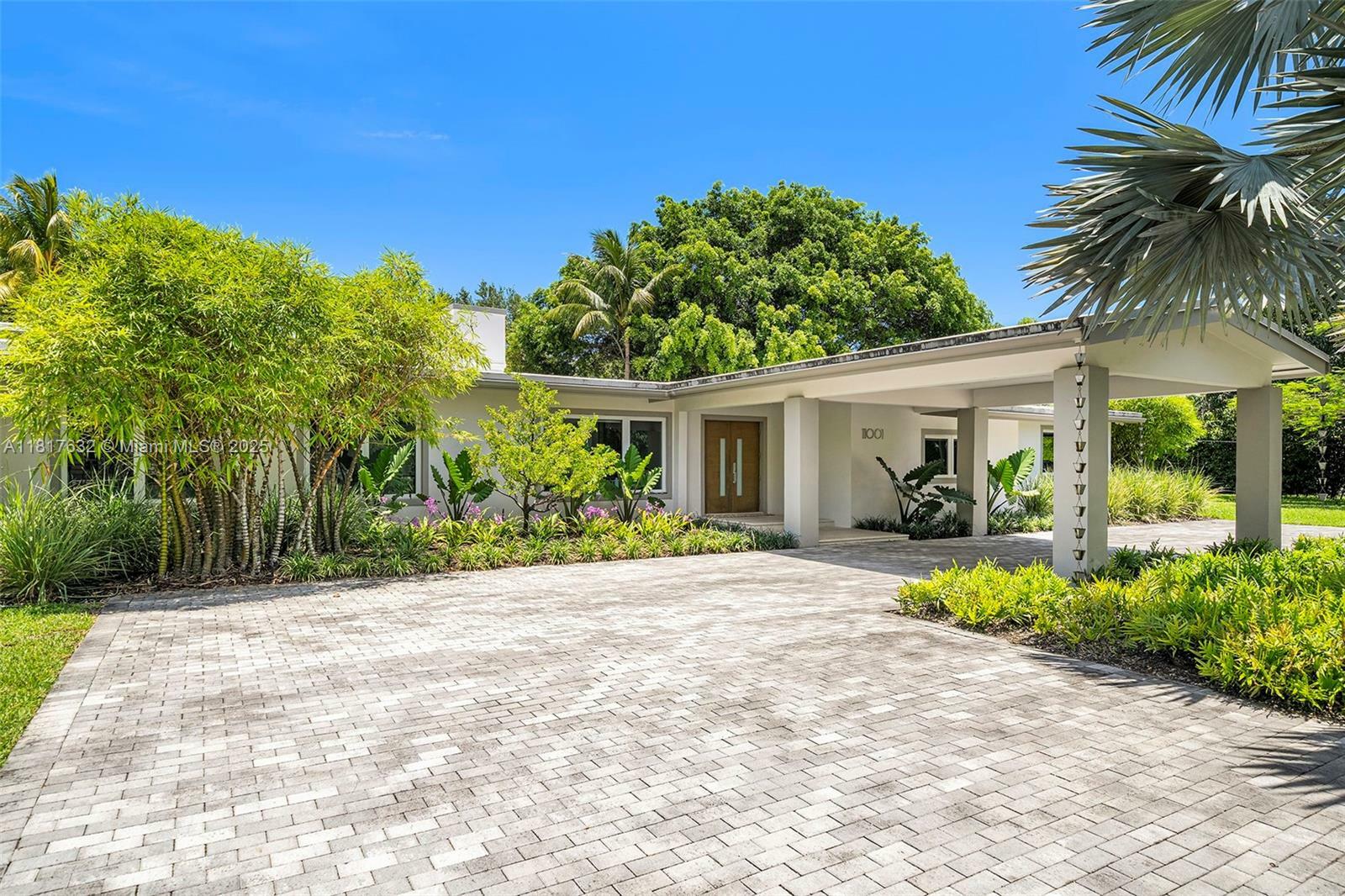 Property Photo: 11001 SW 64th Ave FL 33156