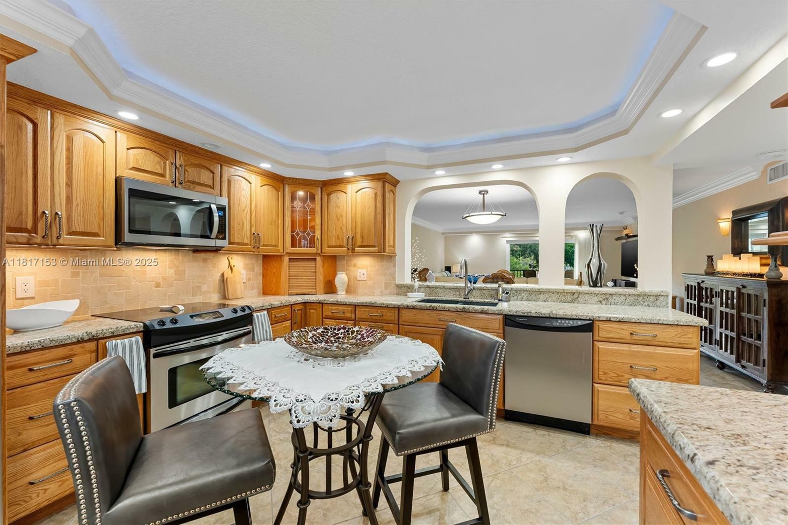 Property Photo: 150 S Hollybrook Ter 201 FL 33025