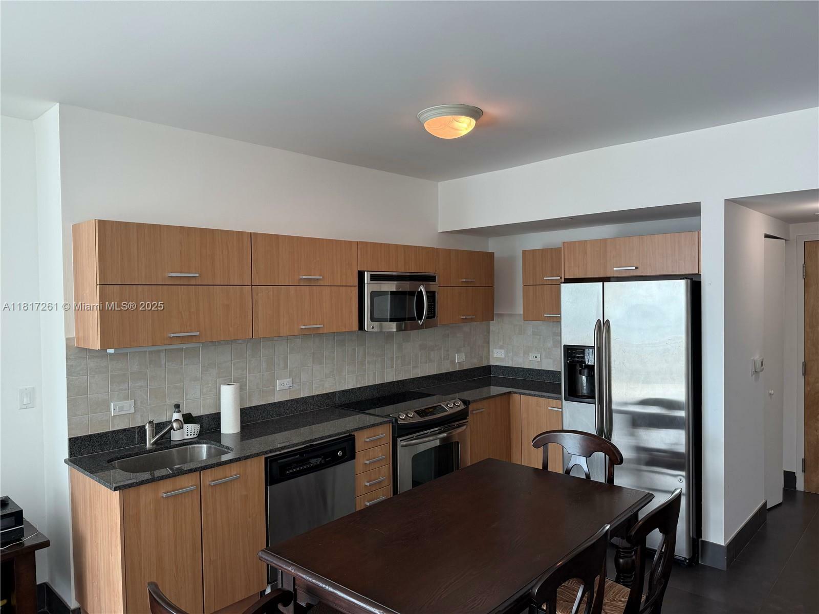 Property Photo: 350 S Miami Ave 3707 FL 33130