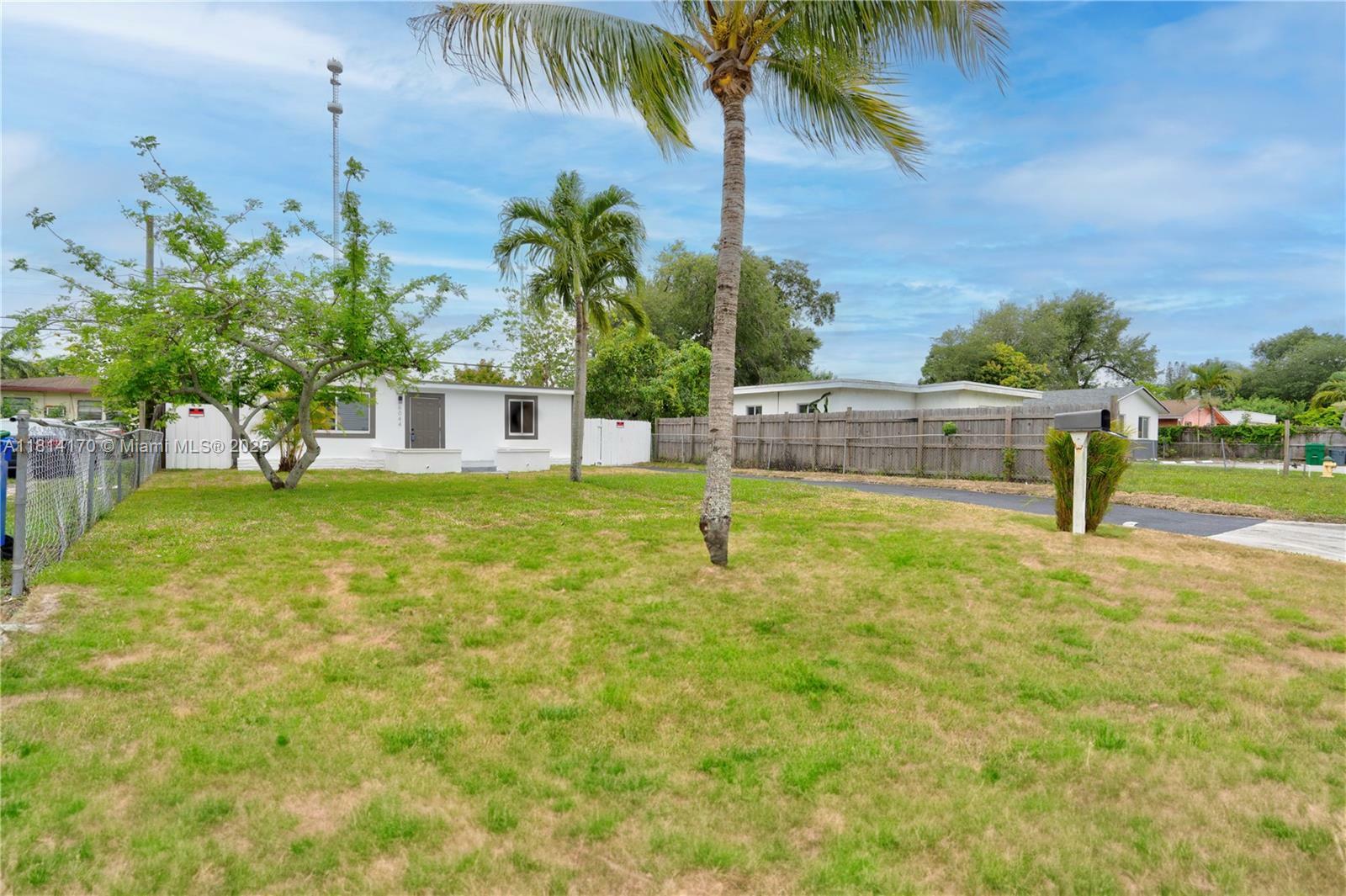 Property Photo: 6044 SW 37th St FL 33023