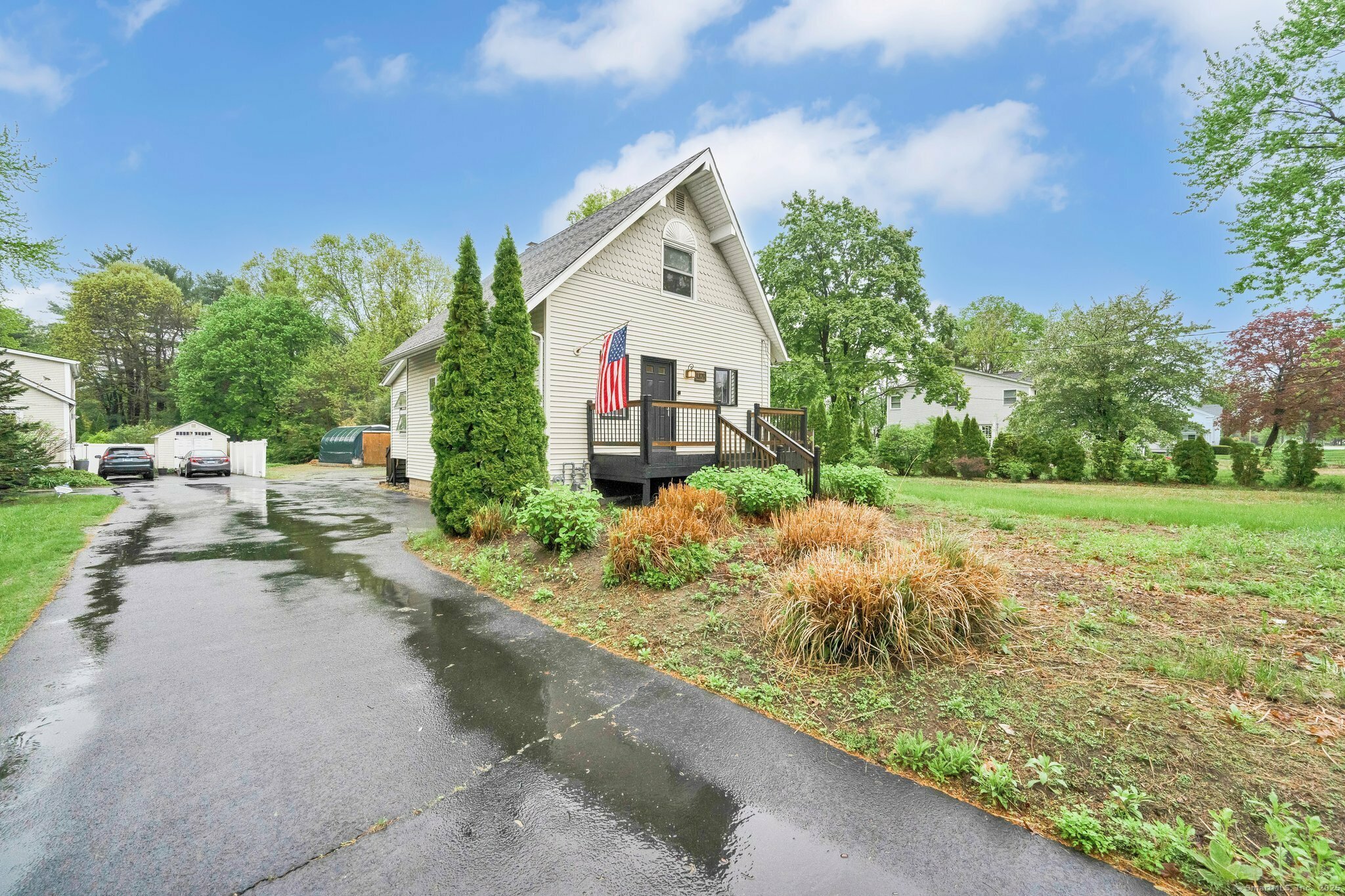 Property Photo: 1379 Mapleton Avenue CT 06078