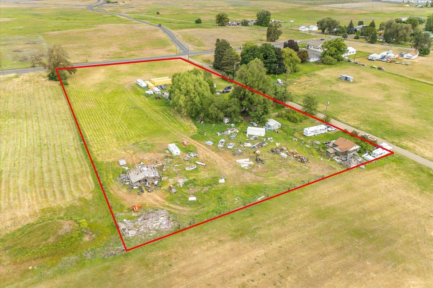 Property Photo: 10910 W 53rd Ave WA 99224