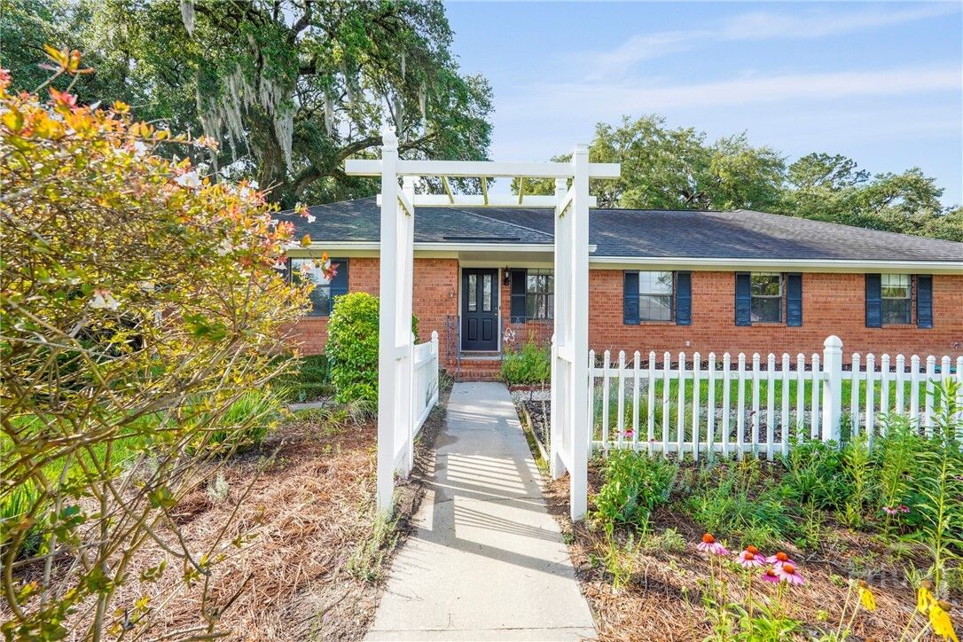 Property Photo:  145 Cardinal Road  GA 31406 