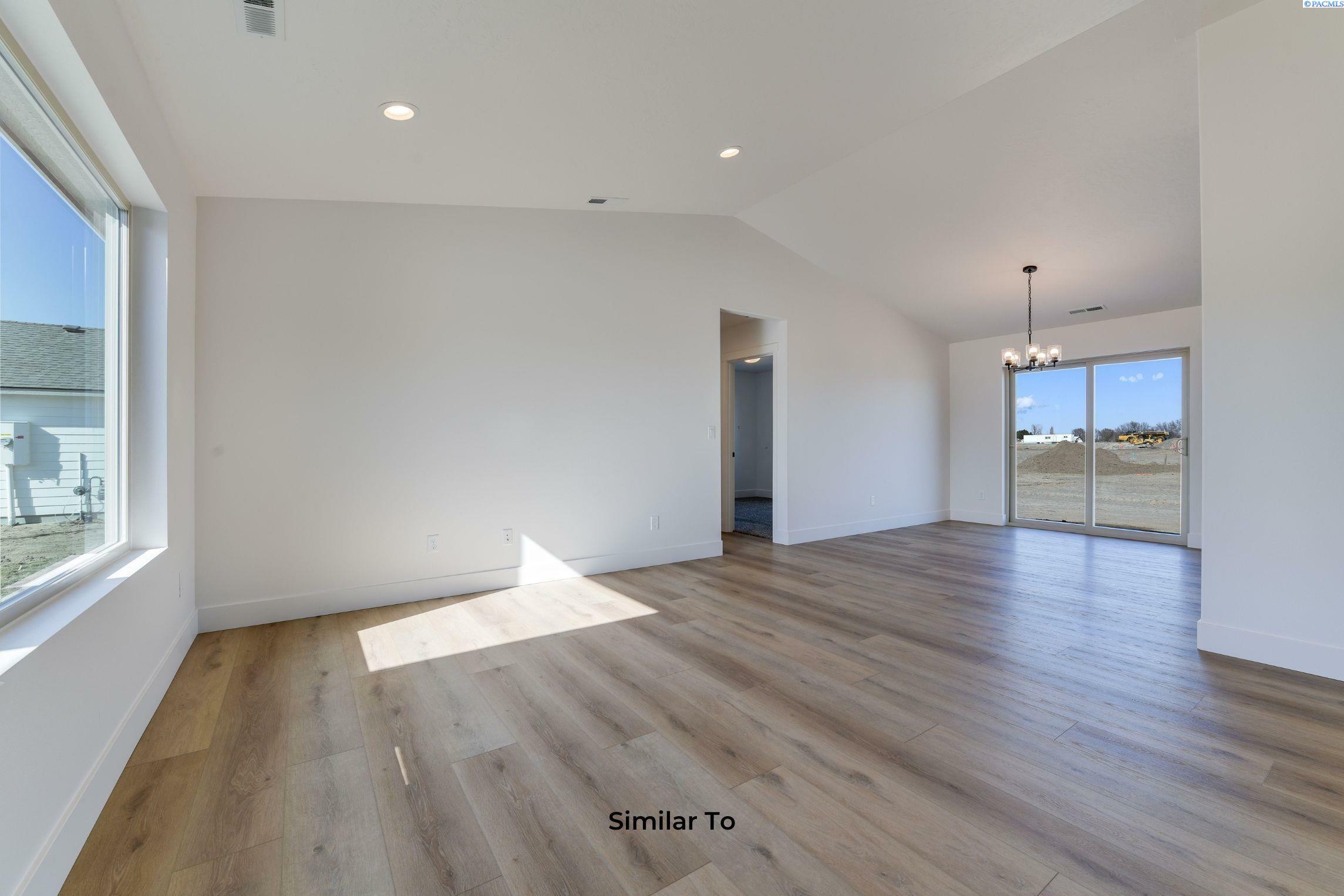 Property Photo: 1610 Diamond Ave WA 98930