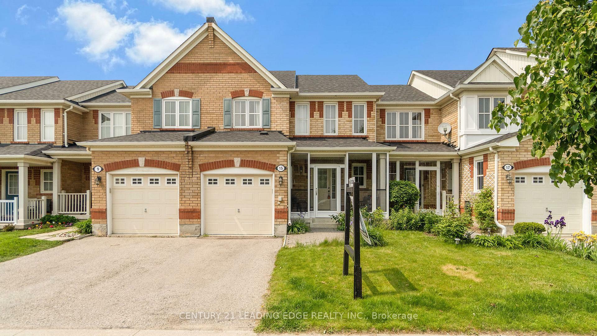 Photo de la propriété: 15 Jamesway Crescent ON L4A 0A3