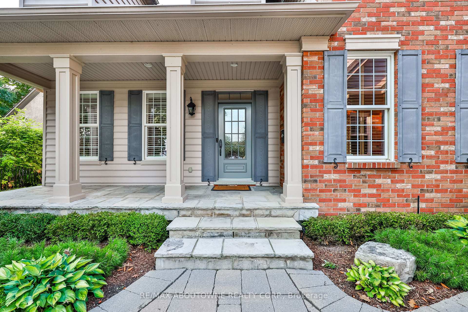 Property Photo: 3105 Lakeshore Road ON L7N 1A3