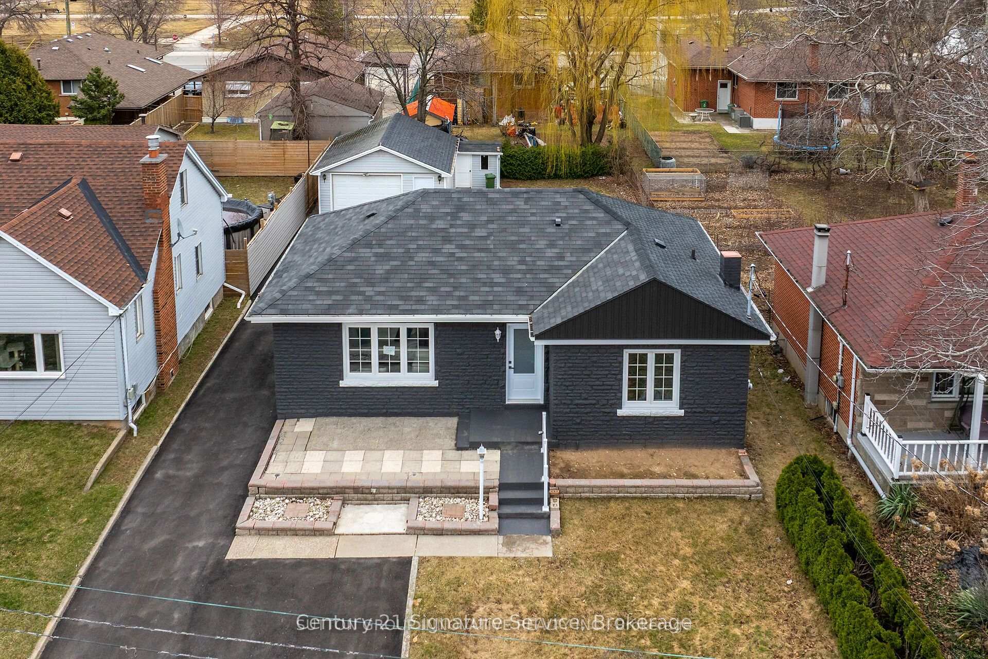 Property Photo: 346 Pottruff Road N ON L8H 2M4