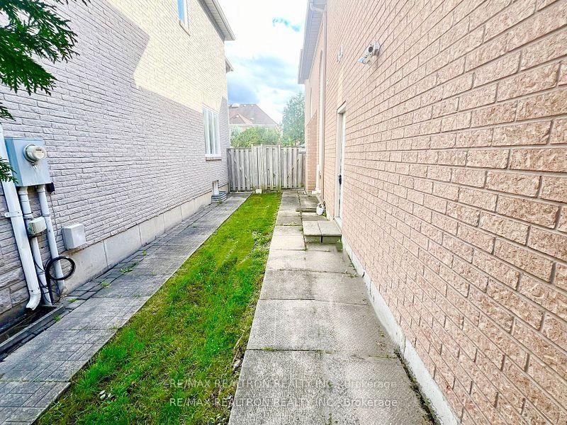 Property Photo: 91 Grey Alder Avenue Bsmt1 ON L4B 3R2