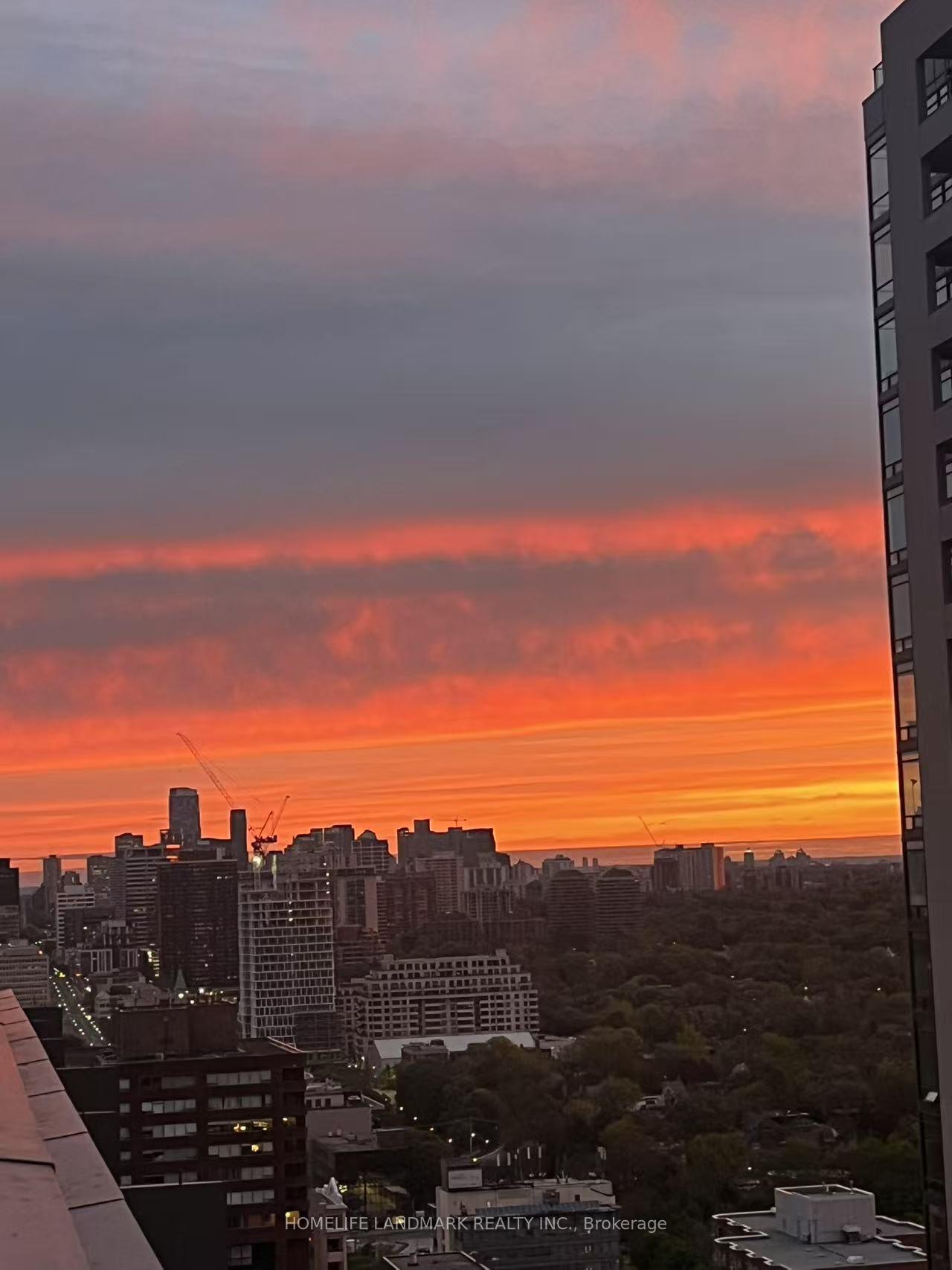 Property Photo: 11 Yorkville Avenue 2408 ON M4W 0B7