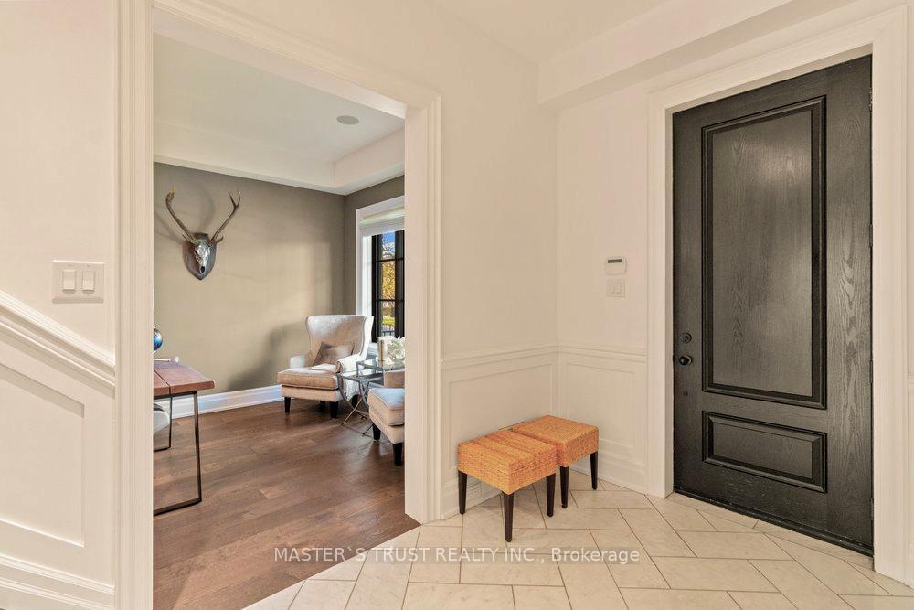 Property Photo: 28 Forest Ridge Drive ON M6B 1H3