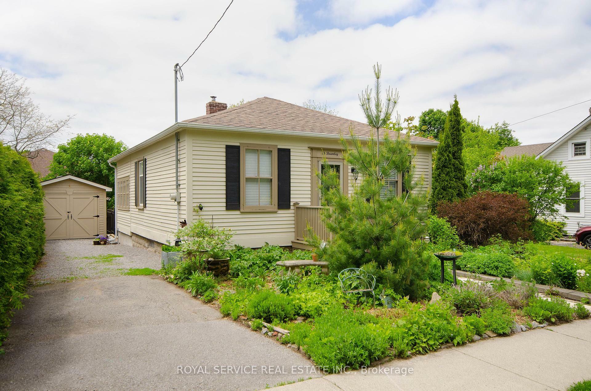 Property Photo:  78 Bramley Street S  ON L1A 3K4 