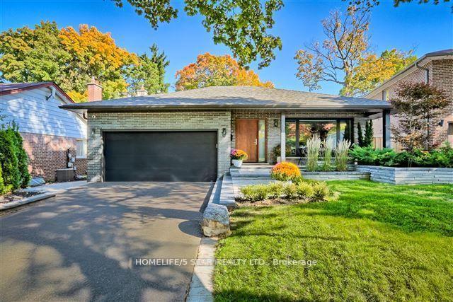 Property Photo:  7 Kingsborough Crescent  ON M9R 2T8 
