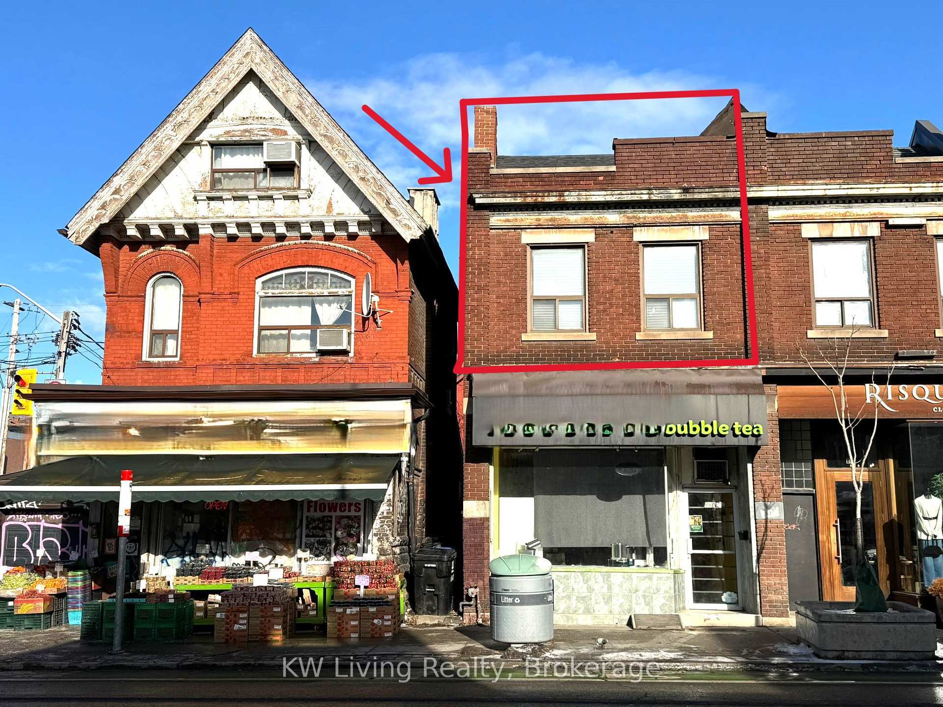 Property Photo: 660 1/2 Bloor Street W ON M6G 1K9