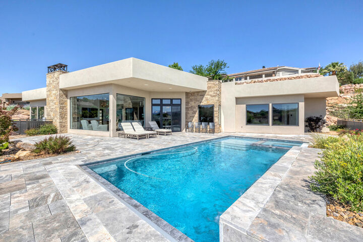 Property Photo: 1648 S Quartz Dr UT 84790
