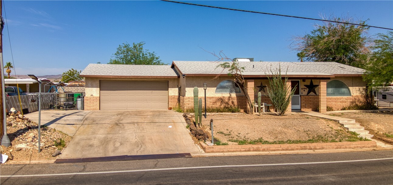 Property Photo:  996 Holly Street  AZ 86442 