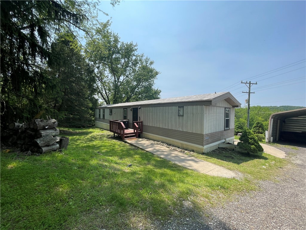 Property Photo: 1512 Millers Run Rd PA 15057
