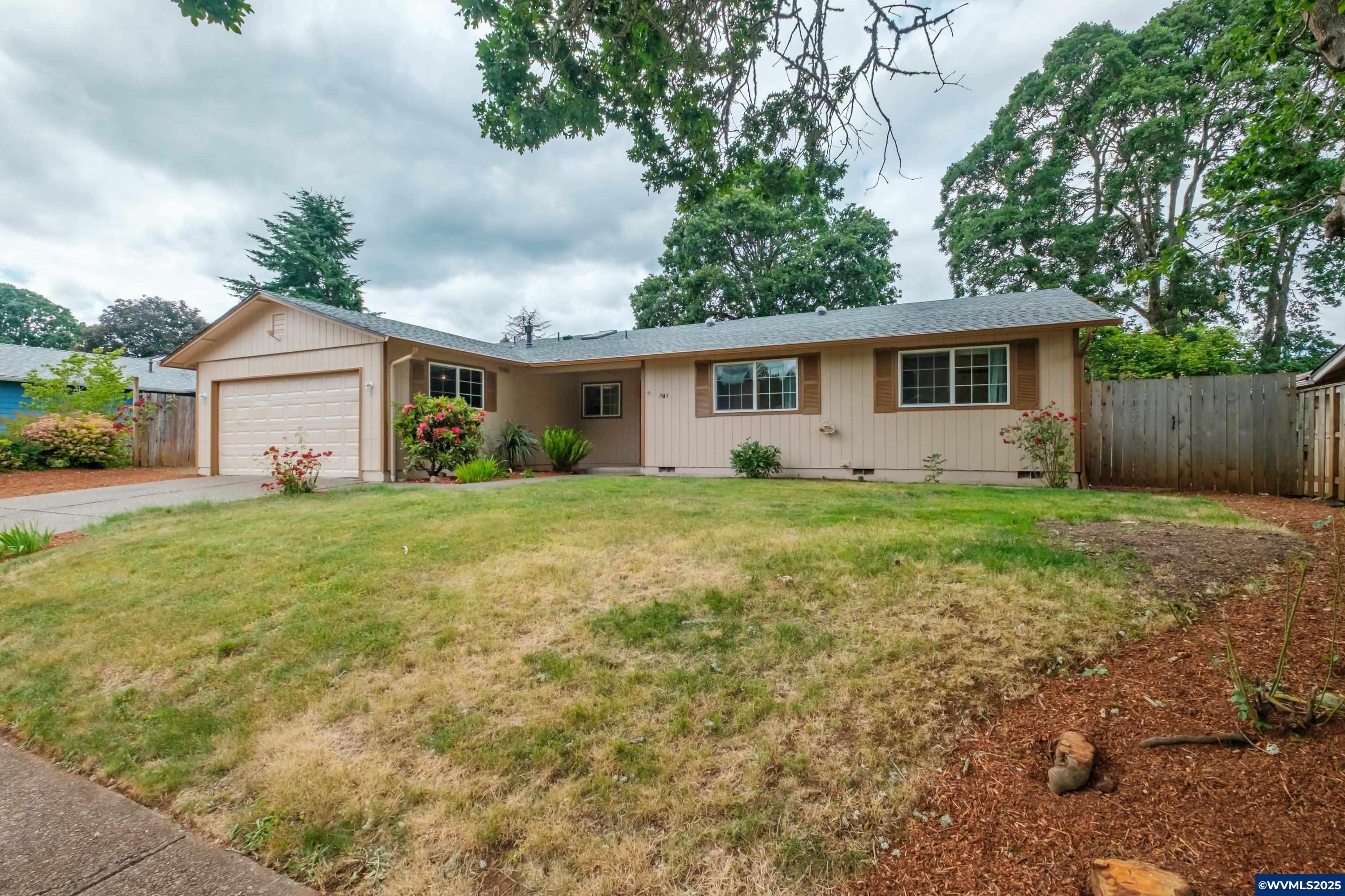 Property Photo:  1949 Waln Creek Dr S  OR 97306 