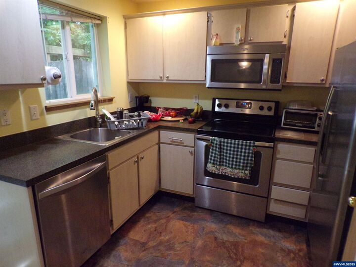 Property Photo: 4792 Lancaster #127 Dr NE OR 97305
