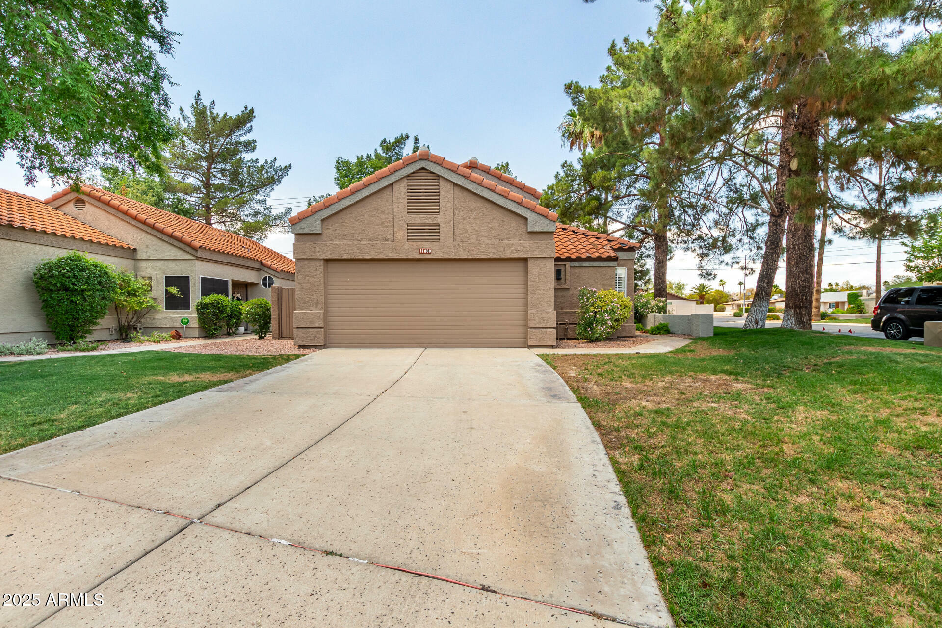 Property Photo: 11860 N 40th Way AZ 85028