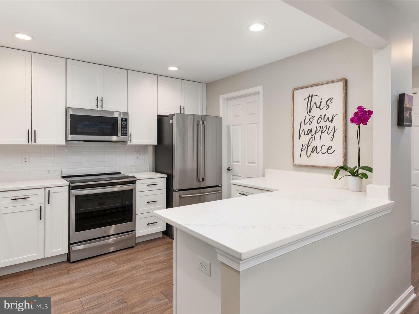 Property Photo: 2900 Shipmaster Way 302 MD 21401