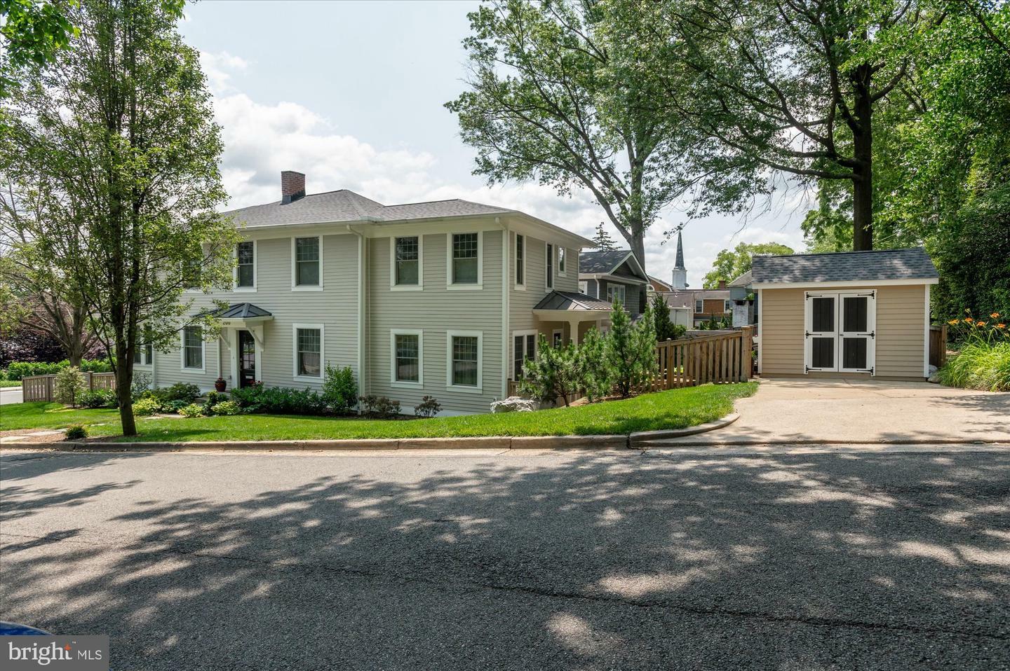Property Photo:  200 W Monroe Avenue  VA 22301 