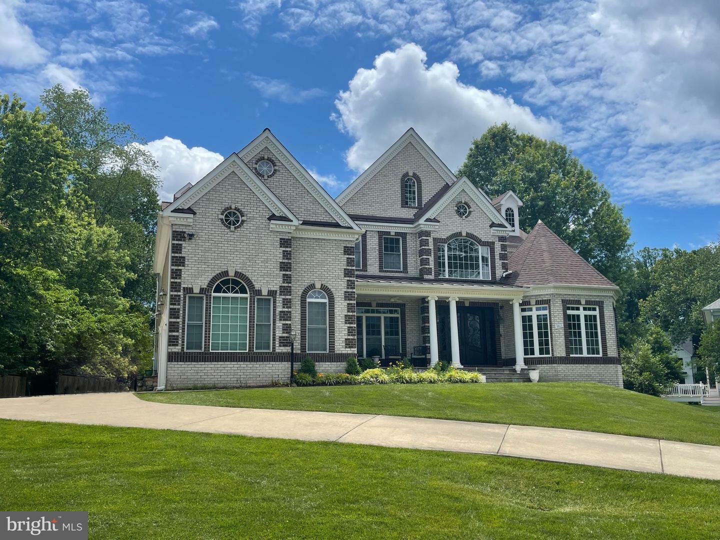 Property Photo: 9813 Sunrise Road VA 22181