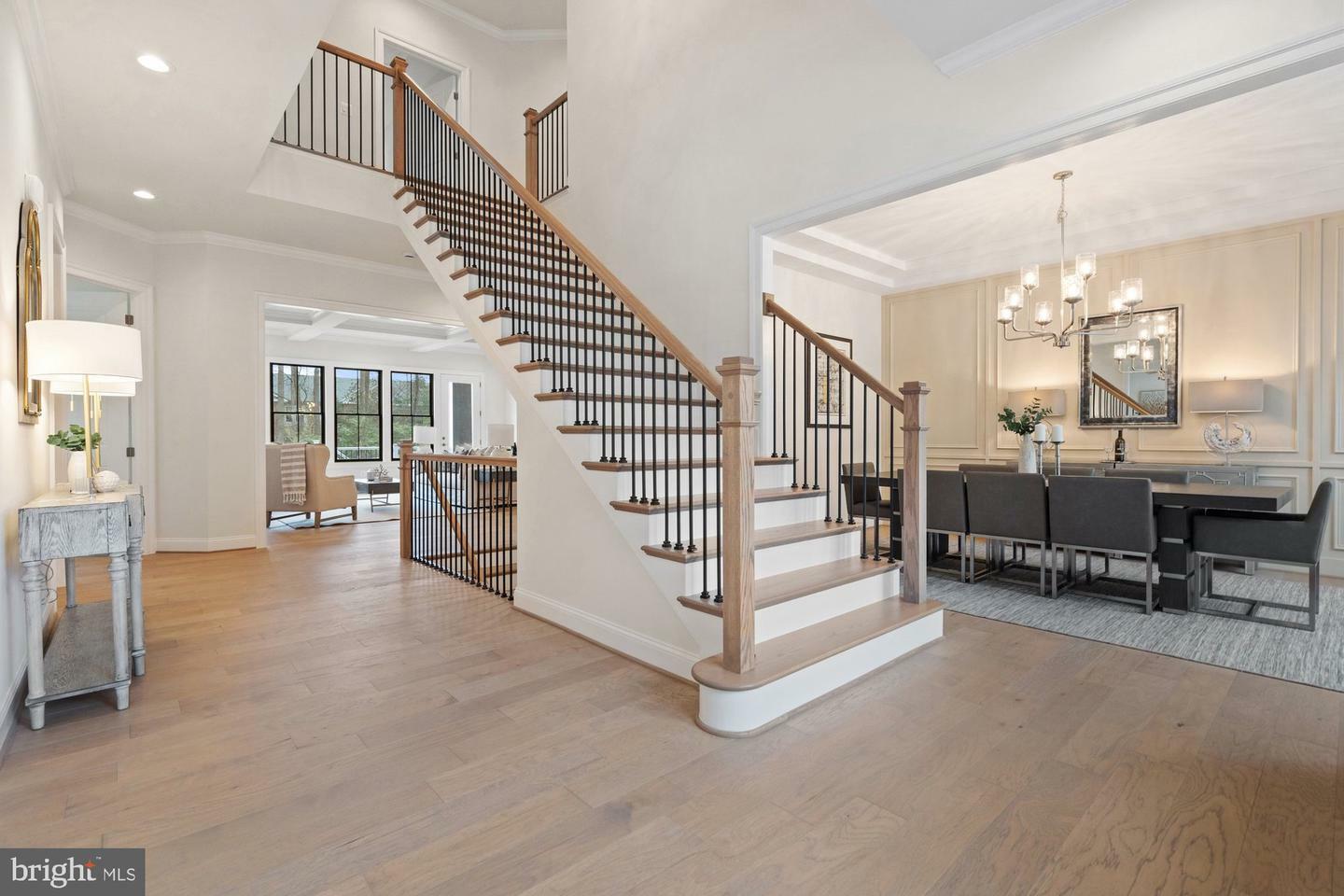 Property Photo:  1002 Country Club Drive NE  VA 22180 
