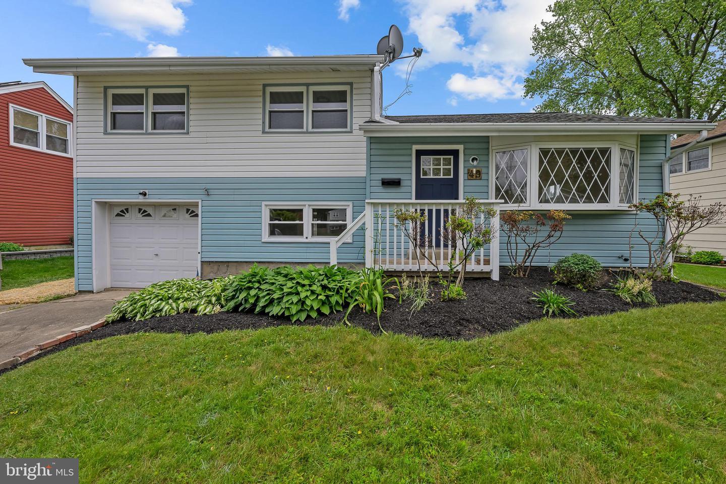 Property Photo: 49 N Avon Drive DE 19703