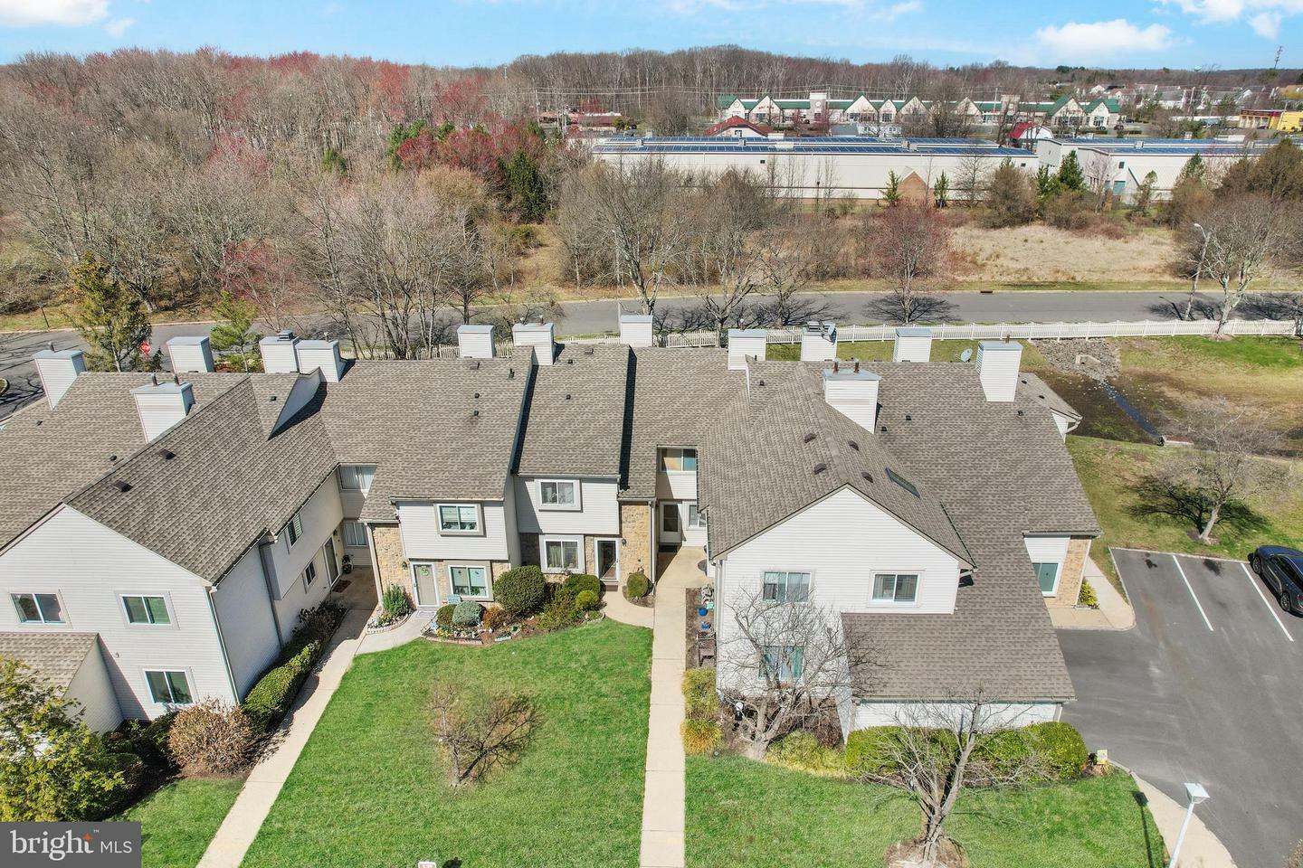 26 Chatham Court  Hightstown NJ 08520 photo