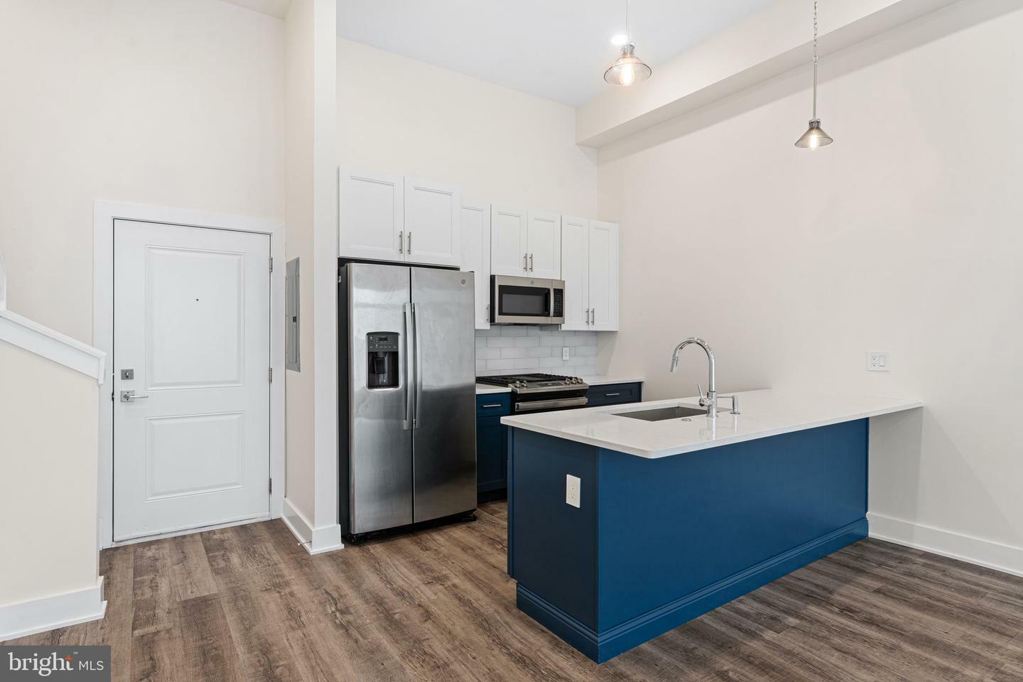 Property Photo:  1115 N American Street D4  PA 19123 