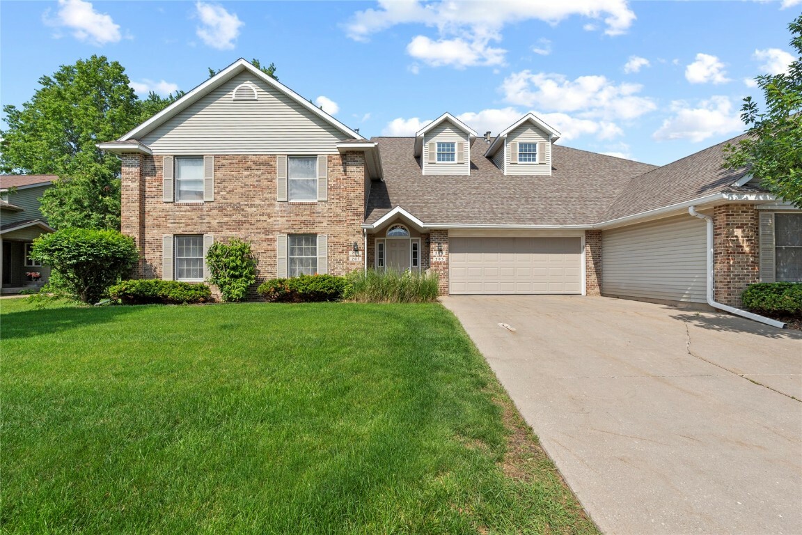 Property Photo: 207 Cayman Street IA 52245